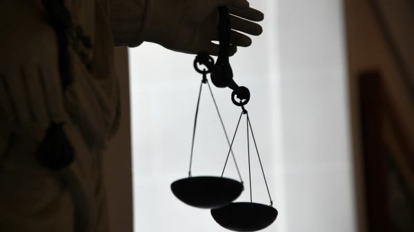 Agression d'une "mamy trafic" à Nice: le suspect déféré devant le tribunal correctionnel