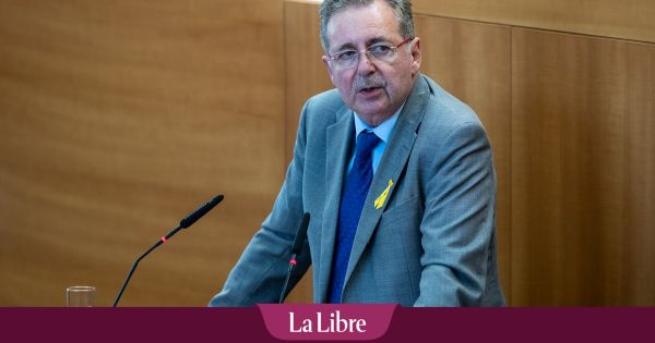 "La précipitation n'est jamais bonne conseillère", répond Rudi Vervoort, interrogé sur le parachute doré du directeur de Bx1