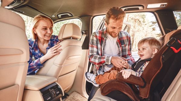Écoconduite, applications mobiles... Les astuces des Français pour réduire la facture sur la route des vacances d'été