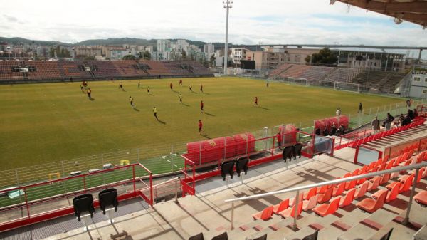 Le FC Martigues exclu des compétitions nationales par la DNCG, le "gendarme financier" du foot français