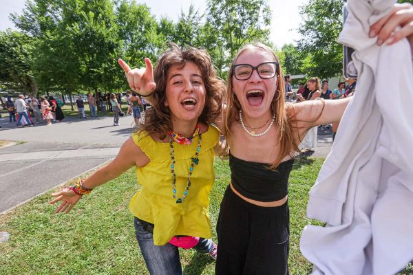 Baccalauréat 2025 : « Ce soir ça va être la fête ! » L'explosion de joie (ou de tristesse) des bacheliers à Pau [VIDEO]
