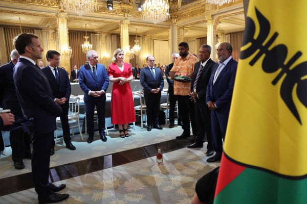 Sommet sur la Nouvelle-Calédonie : pas d'accord, transition de 15 à 20 ans, « Etat associé »... Où en sont les discussions à l'Elysée ?