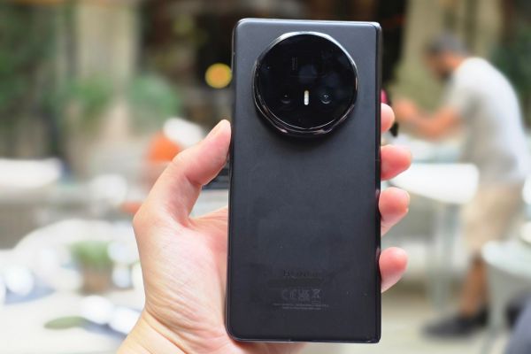 Honor Magic V5 : notre prise en main du smartphone pas tout à fait le plus fin du monde