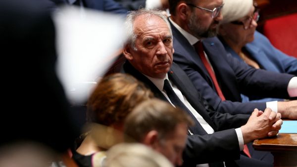 Passes d'armes, recadrages, divergences stratégiques... Le gouvernement de Bayrou se craquelle