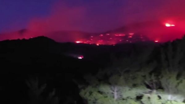 Incendies : les flammes font rage en Crète et en Turquie