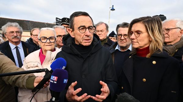 "Chaque ministre doit s'occuper des affaires pour lesquelles il est nommé" : Bruno Retailleau critiqué de toutes parts après sa tribune contre les énergies renouvelables