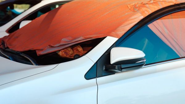 Ses parents pensaient qu'il jouait dehors : un enfant de 4 ans retrouvé mort après être monté dans la voiture garée en plein soleil
