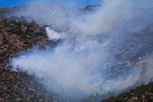 Grèce : nouvel incendie près d'Athènes