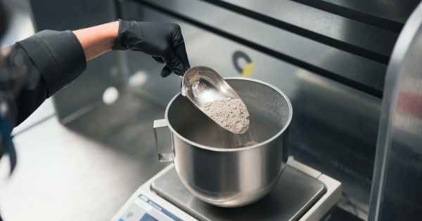 Néolithe va accélérer la R & D sur son liant de fossilisation des déchets
