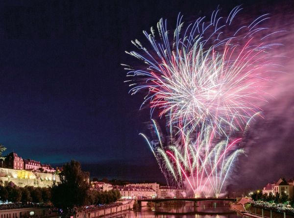 Fête Nationale 2025 à Pontoise (95) : Feu d'artifice et bal populaire le 14 juillet 2025