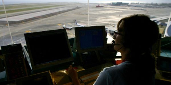 Aiguilleurs du ciel: Les grèves en France bloquent des dizaines de vols à Genève et Zurich