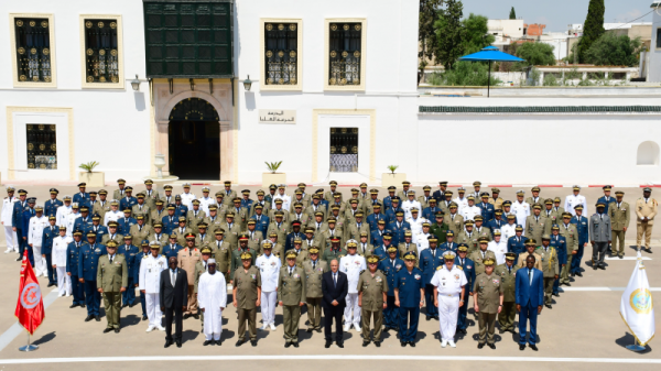 وزير الدفاع يُشرف على تخرّج الدورة 29 للمدرسة الحربية العليا