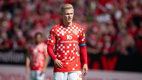 Jonathan Burkardt s'engage avec l'Eintracht Francfort
