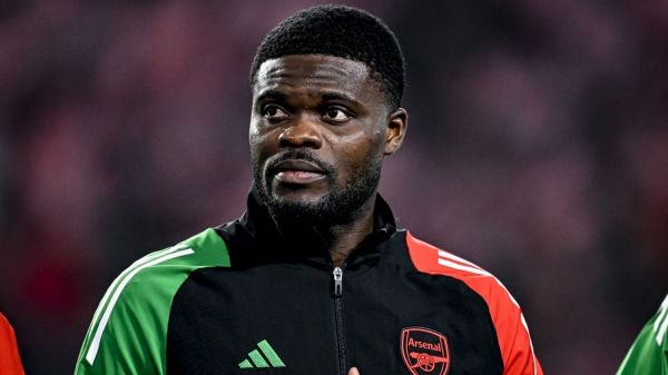 Le footballeur Thomas Partey, ancien joueur d'Arsenal, inculpé pour viols au Royaume-Uni