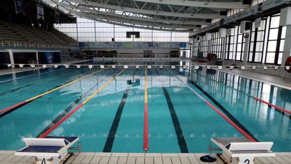 Pour des raisons de sécurité, cette piscine municipale interdit son accès aux personnes de nationalité française