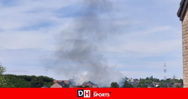 Une habitation en feu à Grâce-Hollogne.