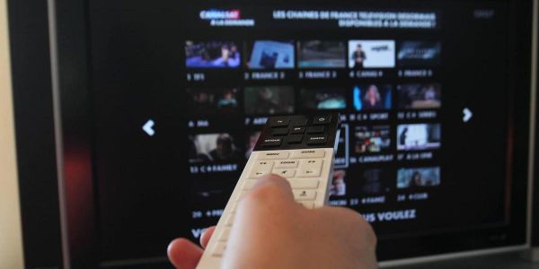 Télévision : l'Arcom n'a pas à classer les intervenants, juge le Conseil d'État