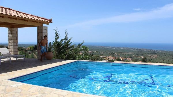 Pédiatre, elle est suspectée d'avoir maquillé le meurtre de sa fille de 4 ans en noyade dans une maison de vacances