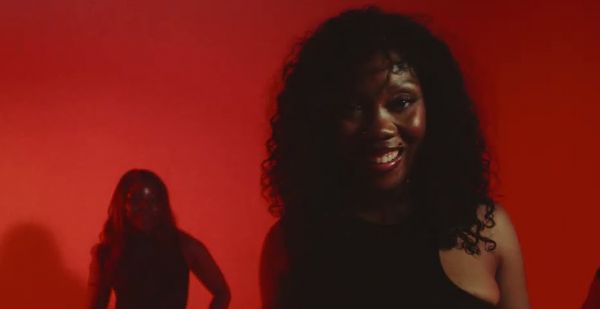 Ninita – Viens Sédan (Pom Pom Pom)