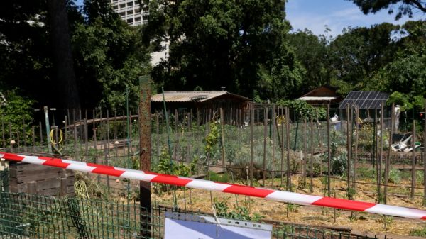 Le corps d'une femme centenaire enterrée dans son jardin découvert en Corrèze : sa fille placée en garde à vue