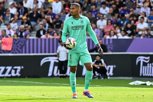 FC Nantes : Castro aurait pris une décision radicale pour Lafont et on en sait plus sur son avenir !