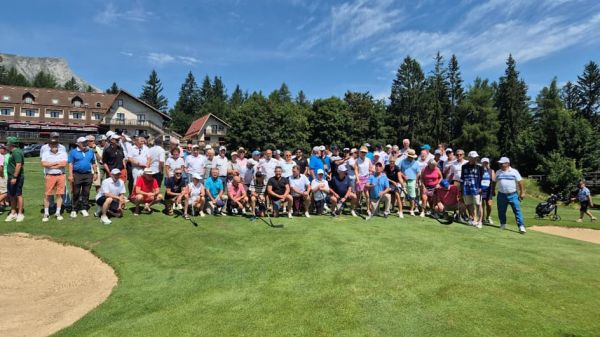 Hautes-Alpes: le tournoi de golf Le Swing des Rapaces rend hommage à une figure emblématique du hockey gapençais