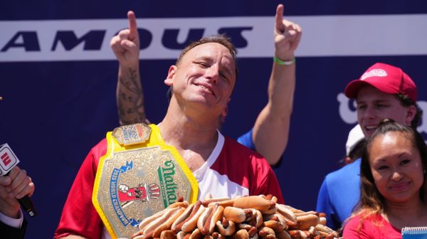 Chestnut reprend sa ceinture de mangeurs d'hot-dogs