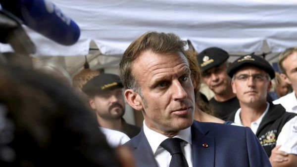 "Un exercice de populisme rare" : les propos d'Emmanuel Macron sur le loup à Roquefort font polémique