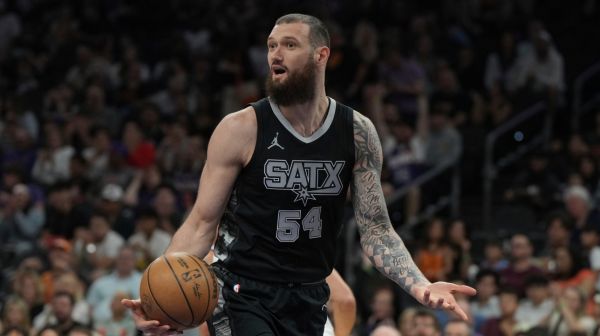 Sandro Mamukelashvili fait le saut avec les Raptors
