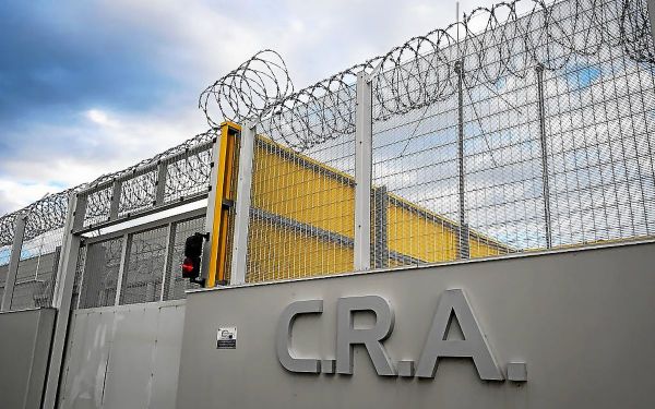 Les députés votent pour l'allongement de la durée de rétention des étrangers jugés dangereux