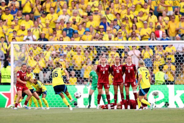 La fièvre (jaune) de l'Euro a fini par gagner Genève