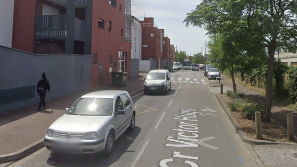 Il était avec sa mère et sa grand-mère au moment de l'accident : un adolescent de 13 ans grièvement blessé après une chute du 4e étage
