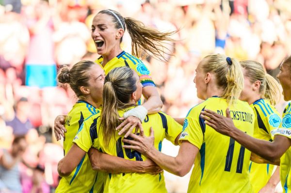 Euro 2025 féminin : La Suède domine de justesse le Danemark grâce à un but de Filippa Angeldal