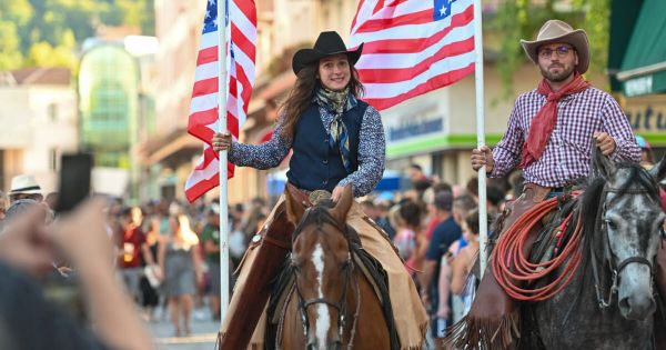 Photos. Cowboys, catch et motos... Epi'night n'a pas raté son dixième anniversaire à Épinal