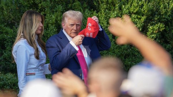Donald Trump signe sa "méga-loi" budgétaire à la Maison Blanche, juste à temps pour la fête nationale américaine