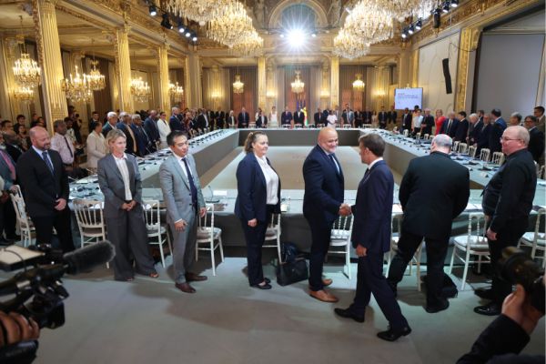 Sommet sur l'avenir institutionnel : les acteurs économiques veulent peser sur l'accord politique