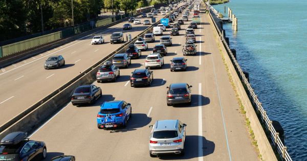 Circulation. Premier grand départ de l'été : en rouge et noir pour Bison futé