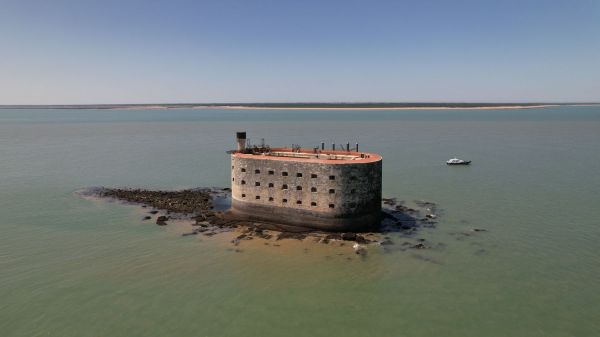 "Son seul avenir était de devenir une ruine" : les travaux du fort Boyard commencent cet été et dureront trois ans