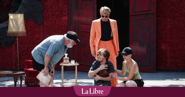 ”Être adaptateur de théâtre, c'est un exercice d'humilité, car une adaptation ne sera jamais meilleure que l'original”