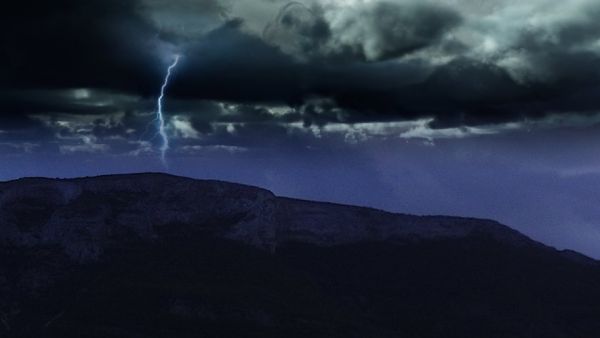 Au moins 24 morts, des enfants disparus, la "vallée fluviale la plus dangereuse" des États-Unis... ce que l'on sait des terribles inondations au Texas