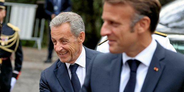 Macron et Sarkozy, leurs drôles de jeux
