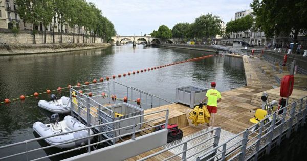 Paris. La première baignade publique autorisée dans la Seine depuis un siècle s'est ouverte ce samedi