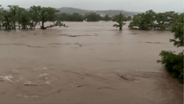 "Des inondations d'un niveau catastrophique" : le Texas submergé par des pluies extrêmes, au moins 24 morts