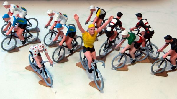REPORTAGE. Tour de France : près de Douai, un passionné collectionne des milliers d'objets depuis 15 ans
