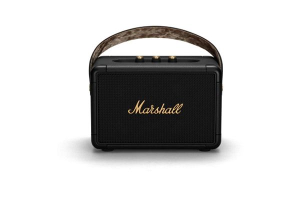 C'est l'enceinte parfaite pour les vacances, et elle est en grosse promo chez la Fnac !