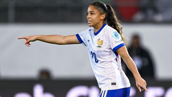 France-Angleterre à l'Euro 2025 : « le statut de challenger nous va mieux », assume Delphine Cascarino