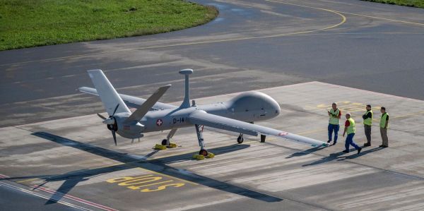 Armée suisse: Martin Pfister envisage d'abandonner les drones Hermes à 300 millions