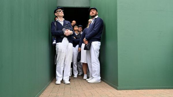 À Wimbledon, temple du tennis et de la tradition, la disparition des juges de ligne a la faveur des joueurs, moins des spectateurs