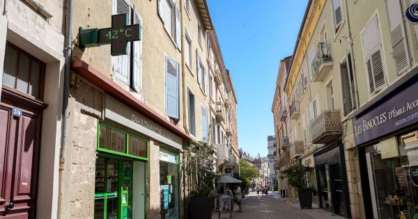 Canicule : en France, 10 départements toujours en vigilance orange ce samedi