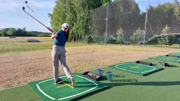 REPORTAGE. "Ici mes pensées m'appartiennent" : en Ukraine, des femmes vétérans reconnectent avec la vie civile grâce au golf